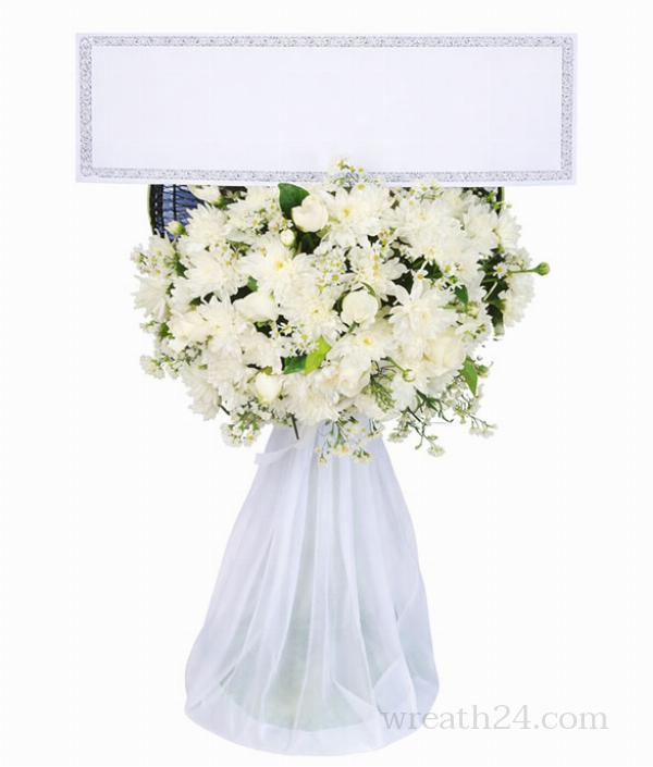 พวงหรีดพัดลมสีขาวเรียบ ขนาดกลาง ดีไซน์สุภาพ เหมาะงานศพพิจิตรทั่วไป