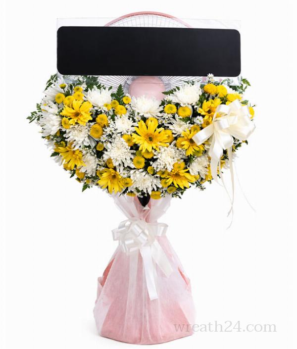 พวงหรีดพัดลมมาตรฐาน มีดอกไม้ตกแต่ง ใช้งานต่อได้จริง